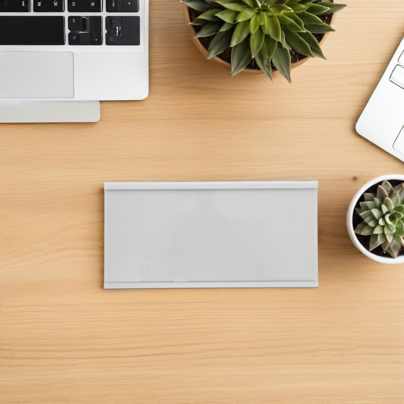 Sleek Aluminum Name Plate Hold - Desk Name Plate 评论和价格